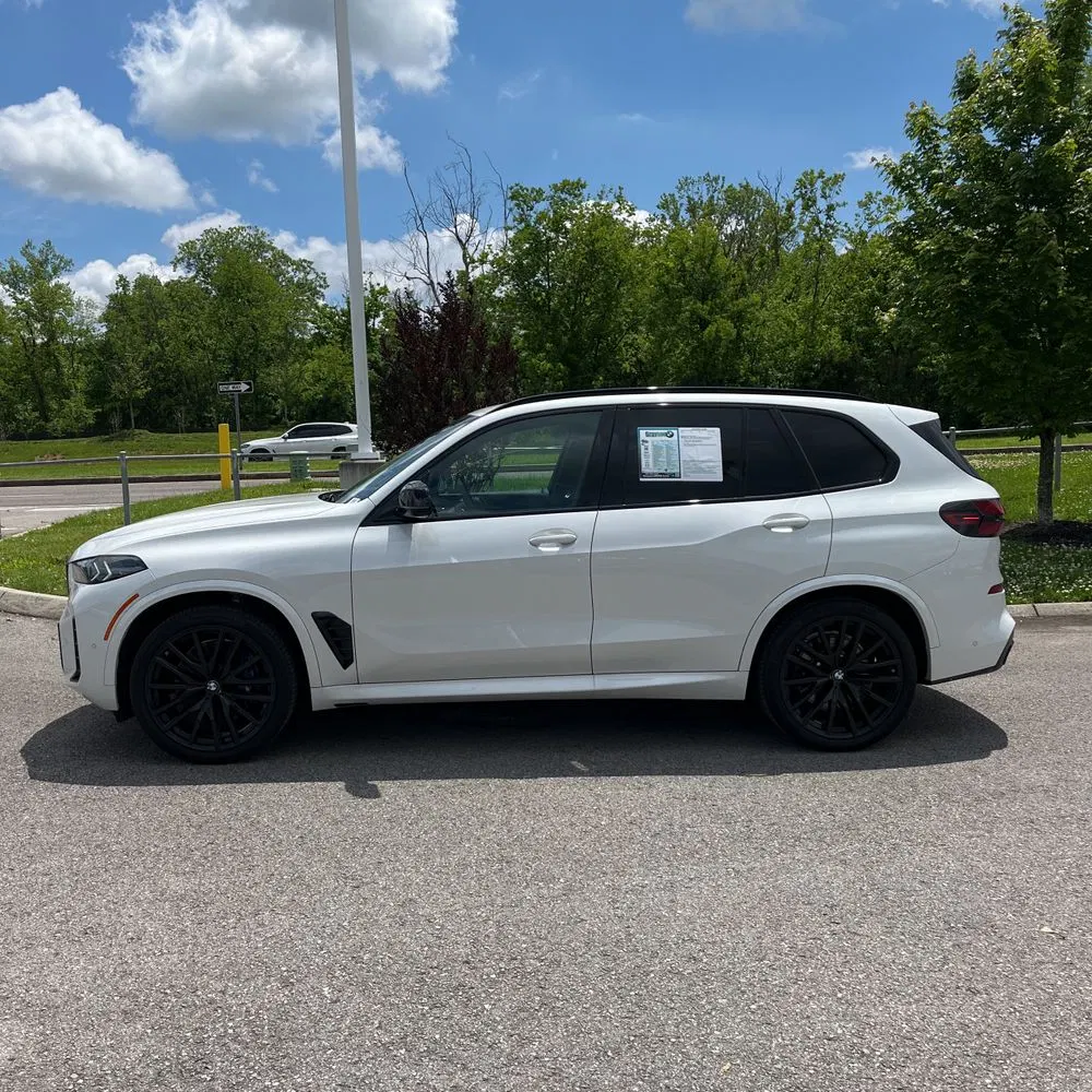2024 BMW X5 M60i
