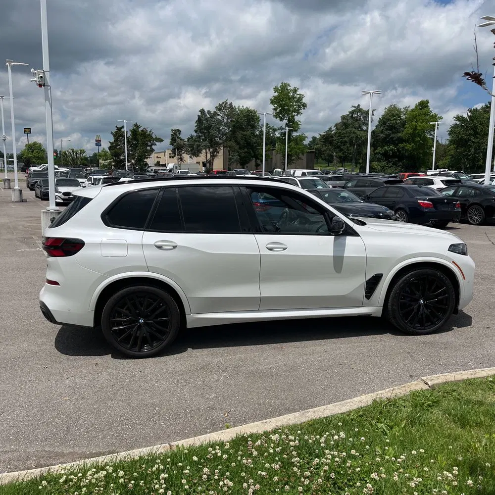 2024 BMW X5 M60i