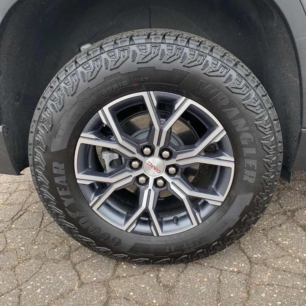 2026 GMC Acadia AT4