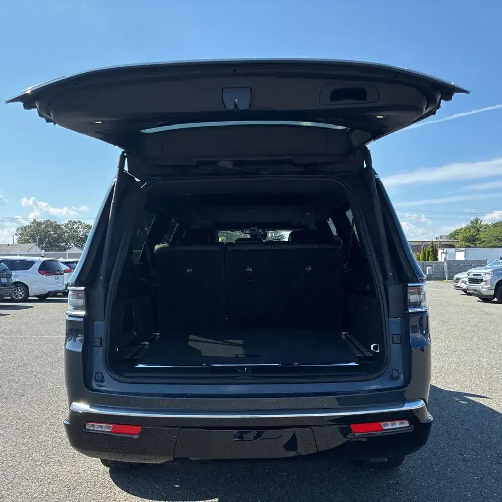 2023 Jeep Grand Wagoneer L Series II