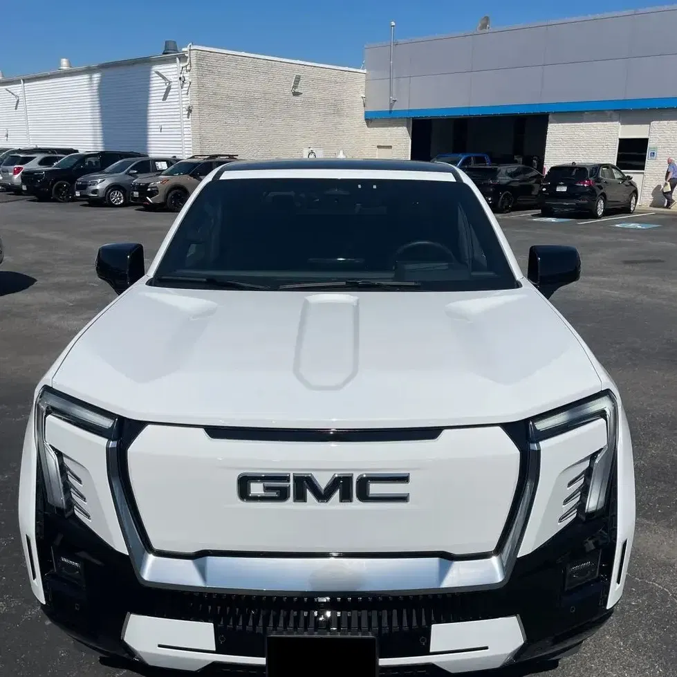 2025 GMC Sierra EV Denali