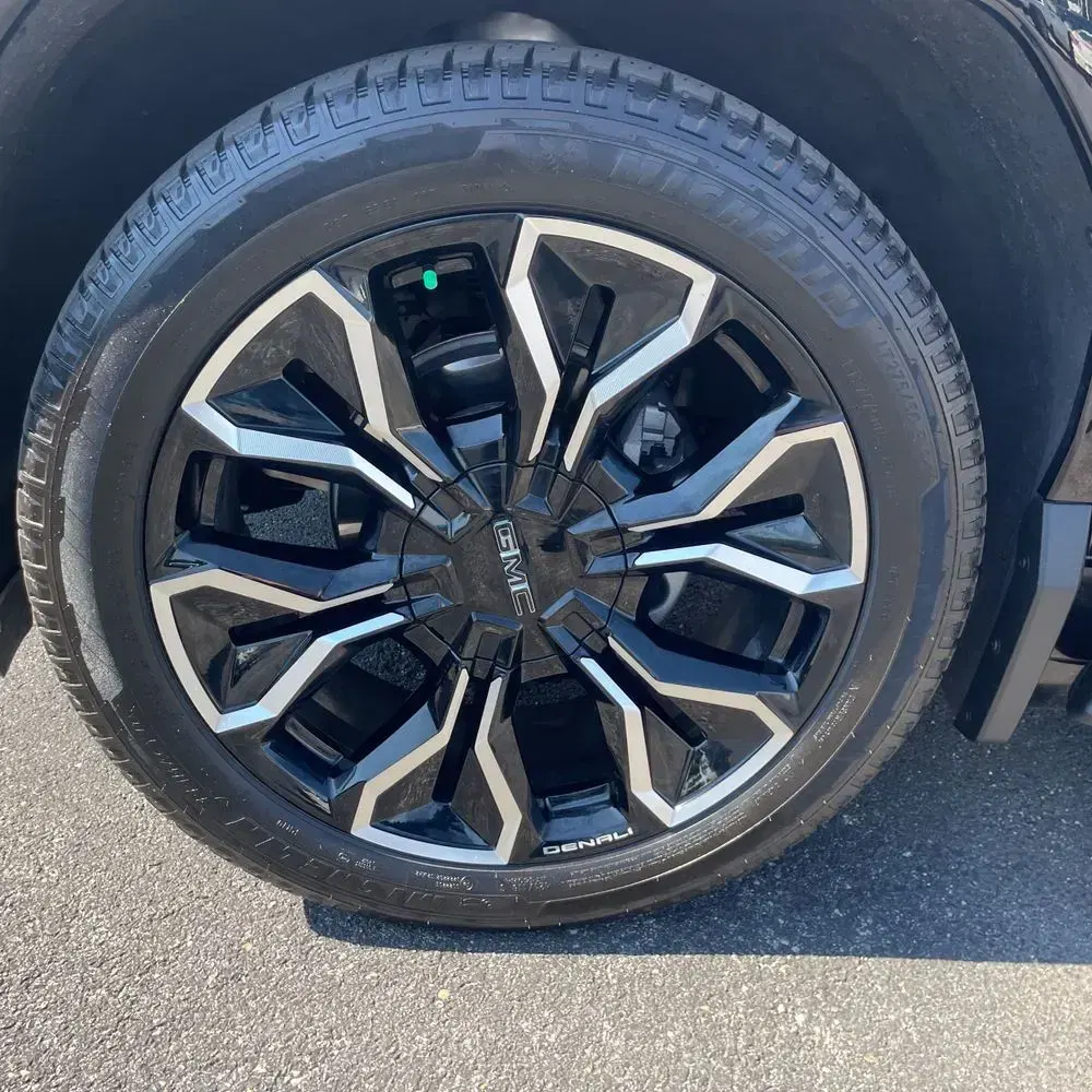 2025 GMC Sierra EV Denali