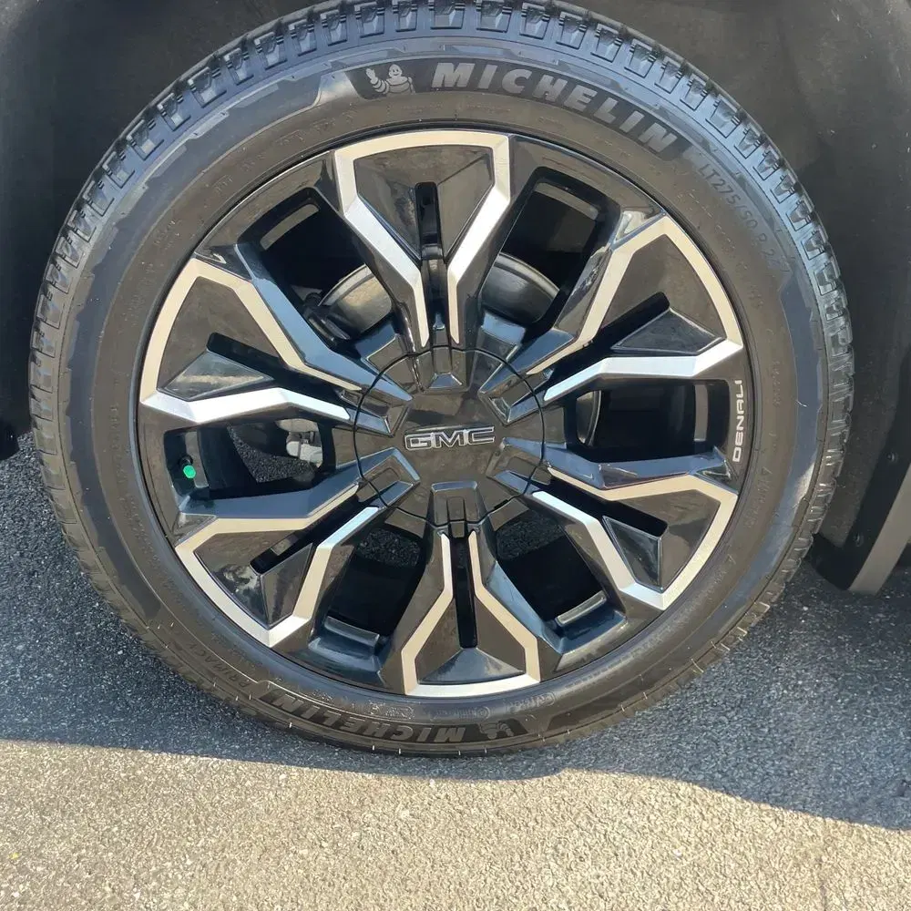 2025 GMC Sierra EV Denali