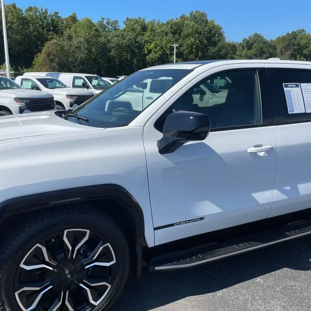 2025 GMC Sierra EV Denali