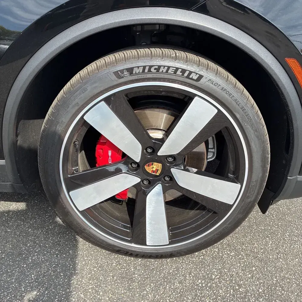 2025 Porsche Macan 4S Electric