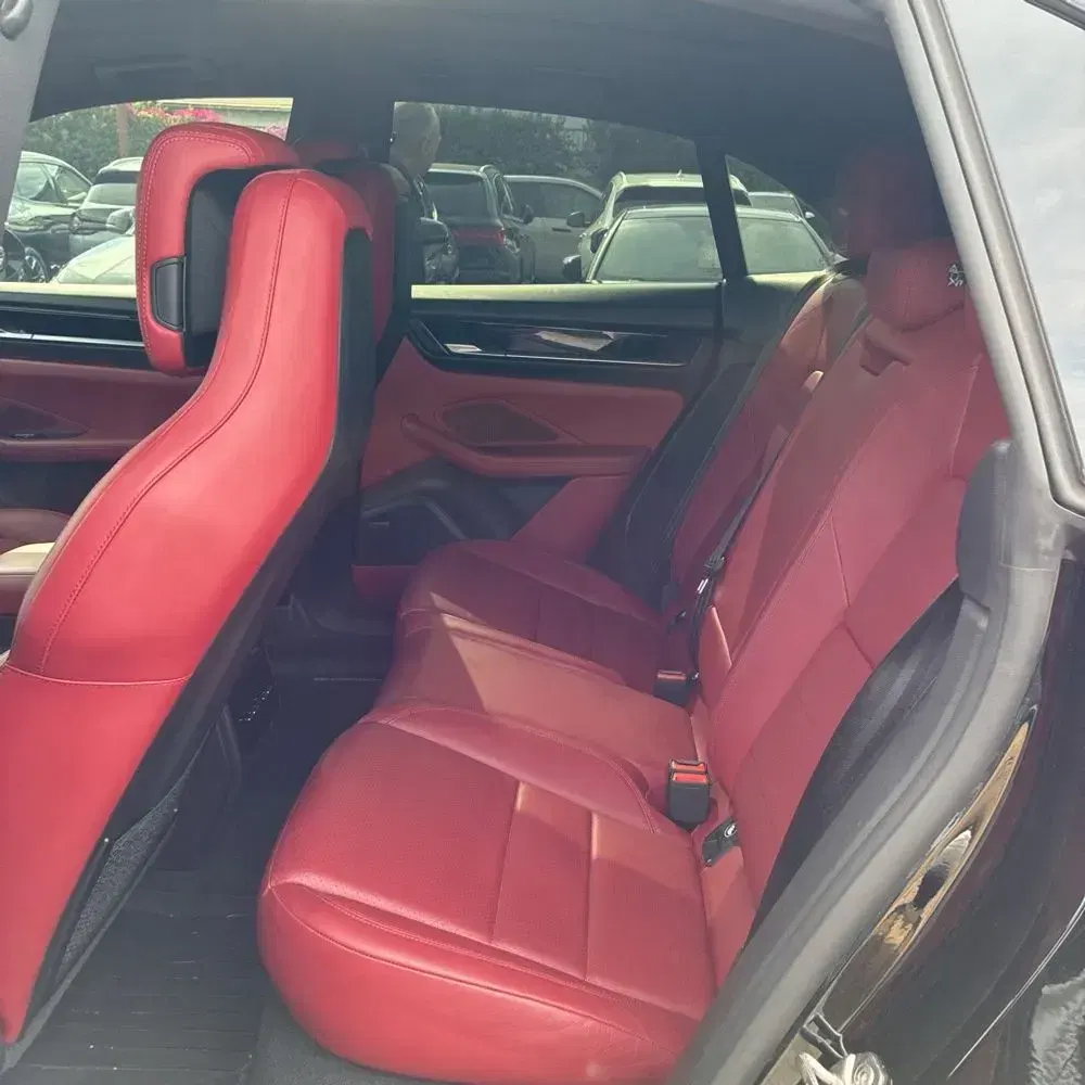 2025 Porsche Macan 4S Electric