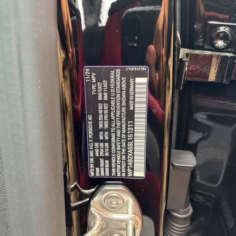 2025 Porsche Macan 4S Electric