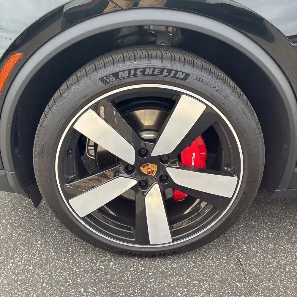 2025 Porsche Macan 4S Electric