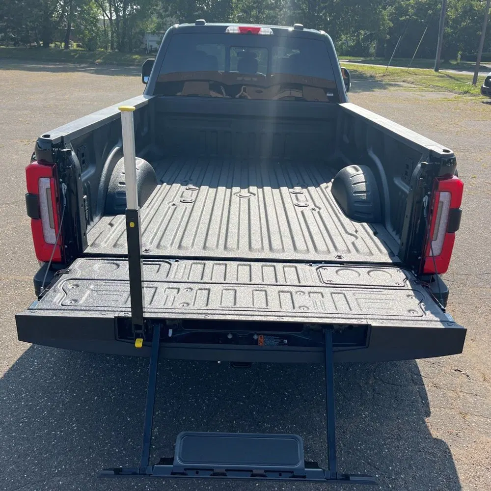 2025 Ford F-450 Super Duty Platinum