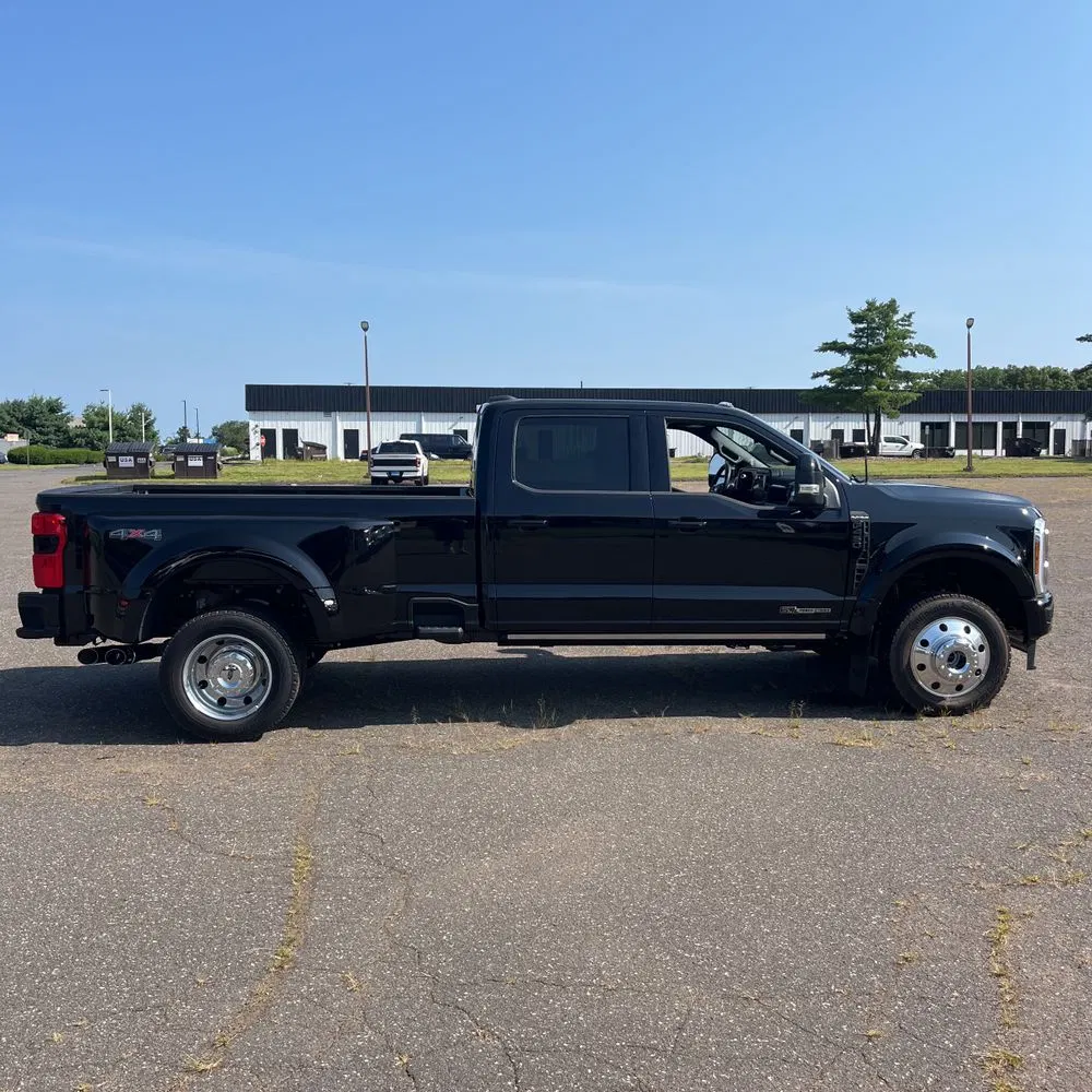 2025 Ford F-450 Super Duty Platinum