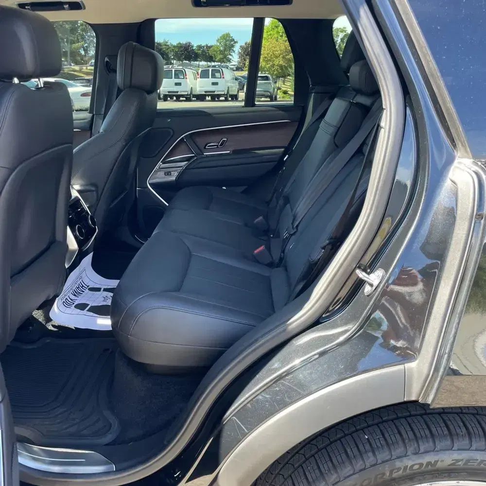 2023 Land Rover Range Rover P530 SE