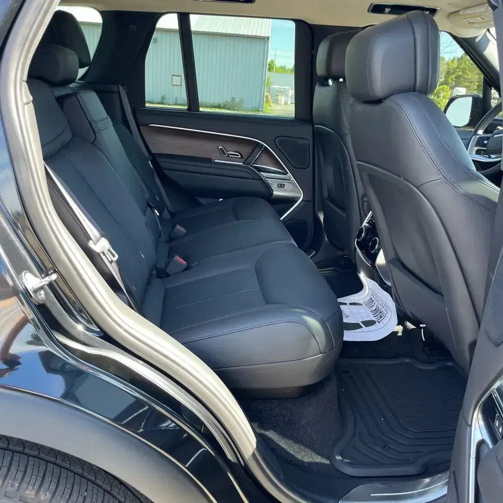2023 Land Rover Range Rover P530 SE
