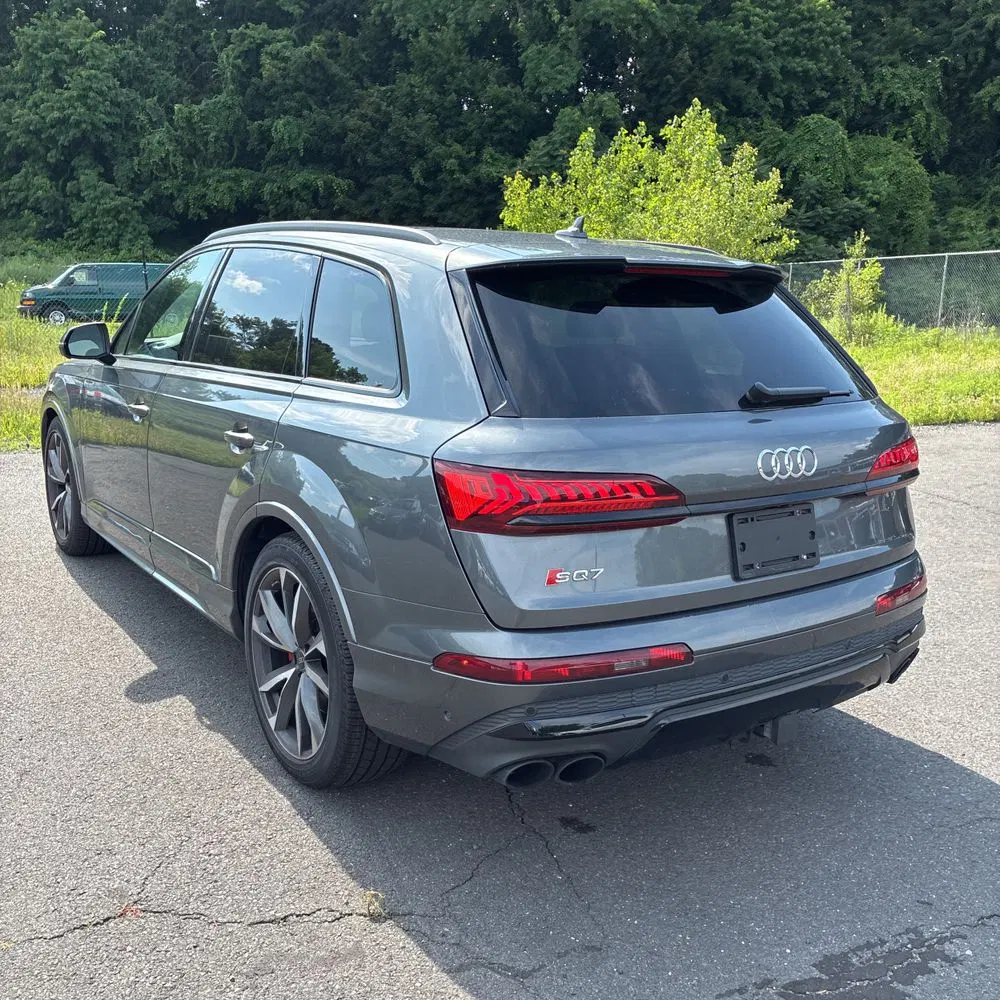 2024 Audi SQ7 Premium Plus