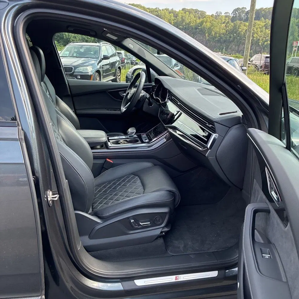 2024 Audi SQ7 Premium Plus