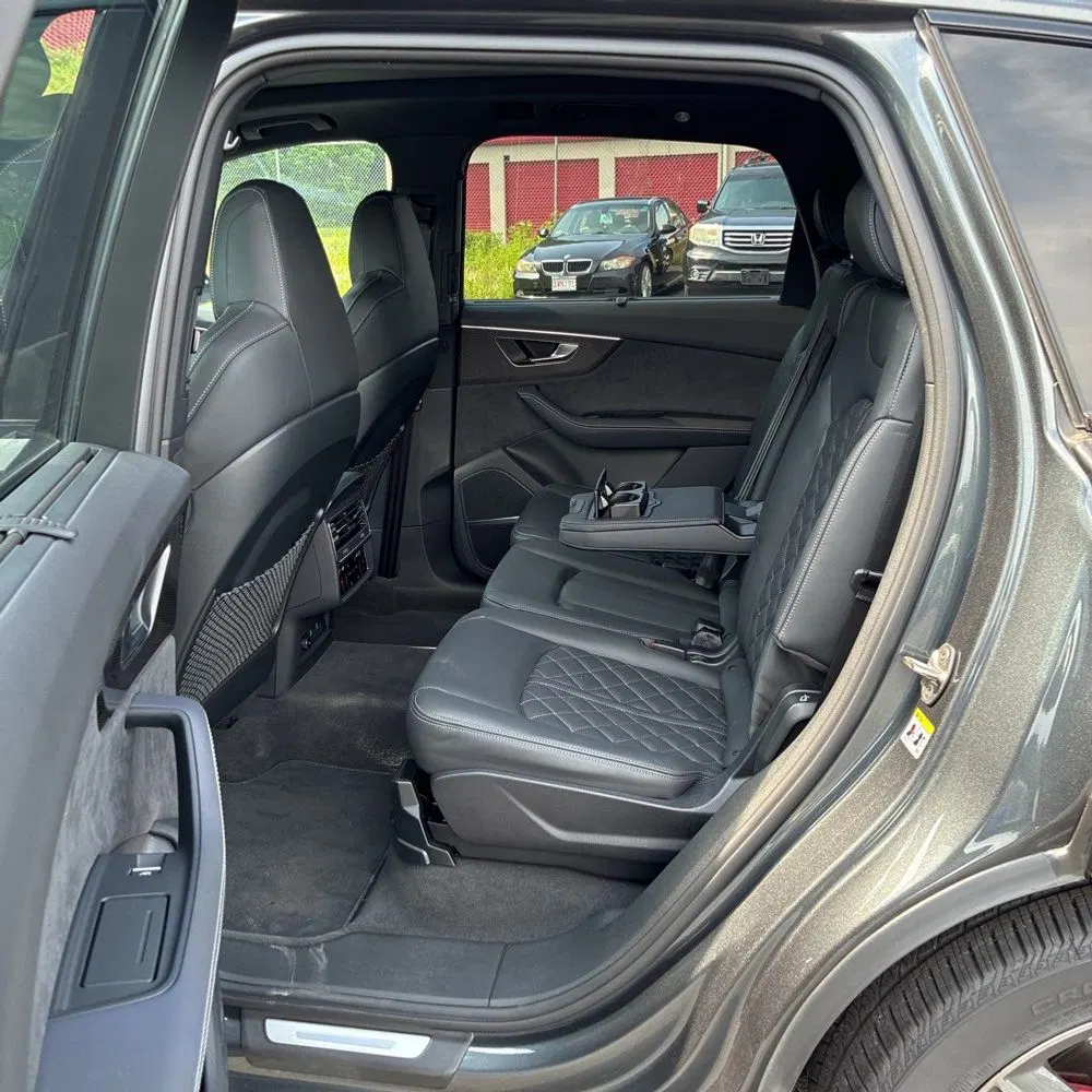 2024 Audi SQ7 Premium Plus