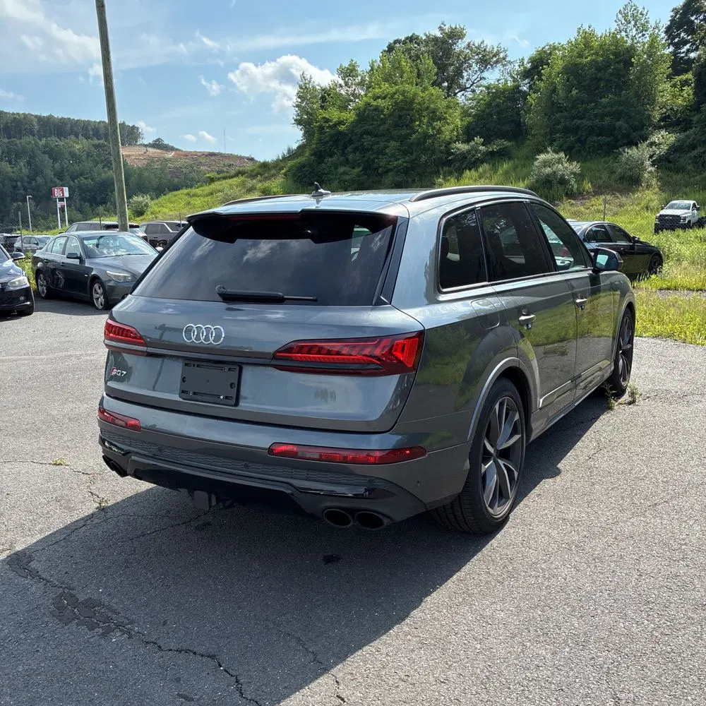 2024 Audi SQ7 Premium Plus