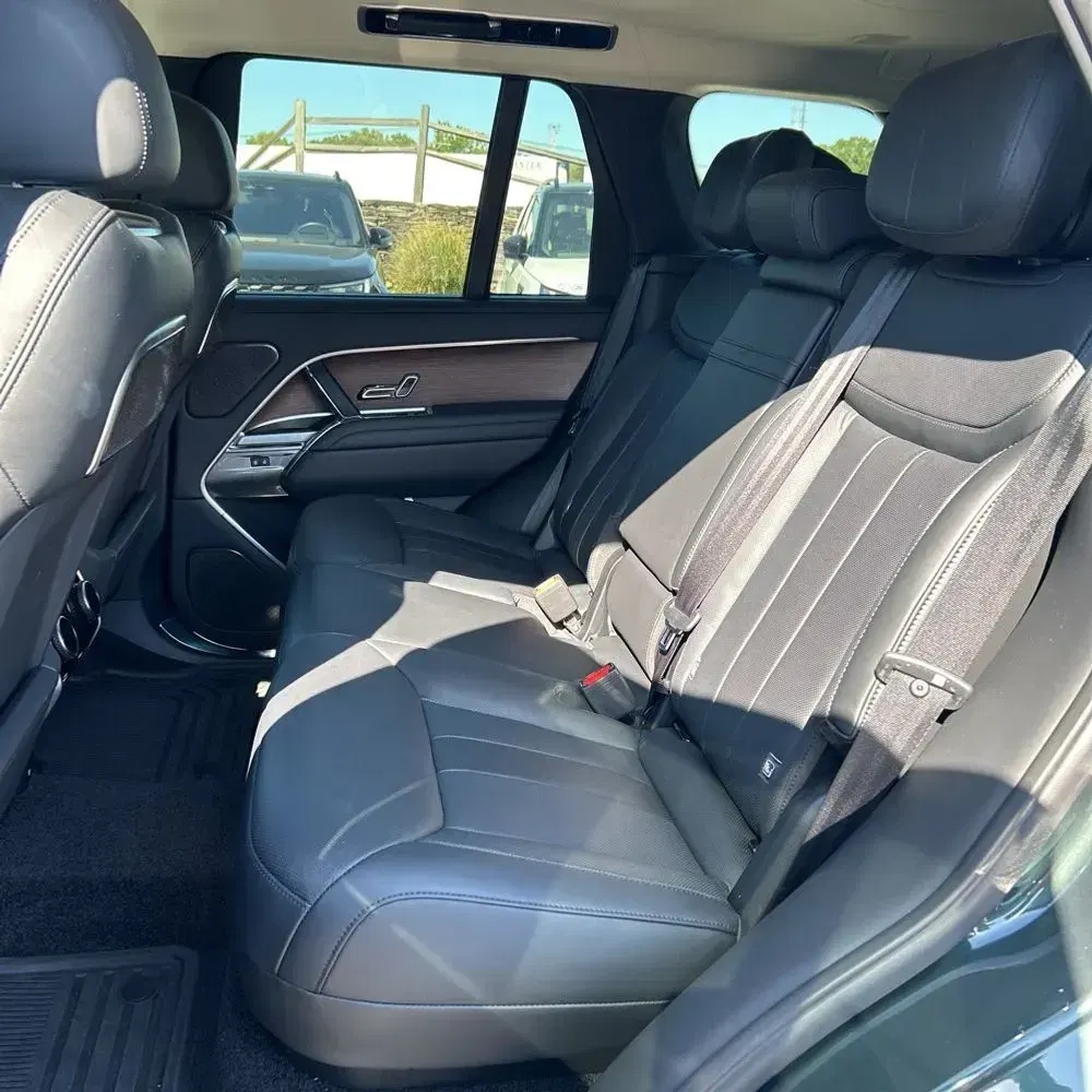 2025 Land Rover Range Rover Autobiography P530