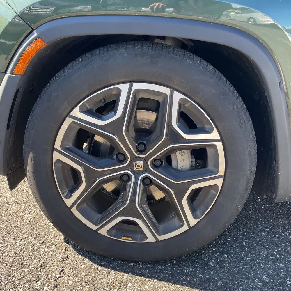 2024 Rivian R1T Adventure Dual-Motor