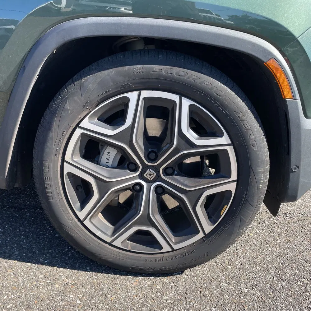 2024 Rivian R1T Adventure Dual-Motor