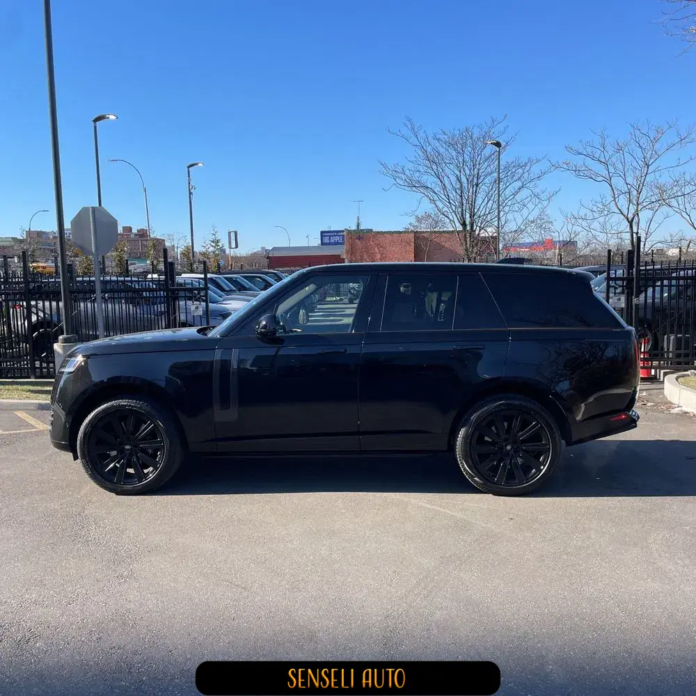 2023 Land Rover Range Rover P530 SE