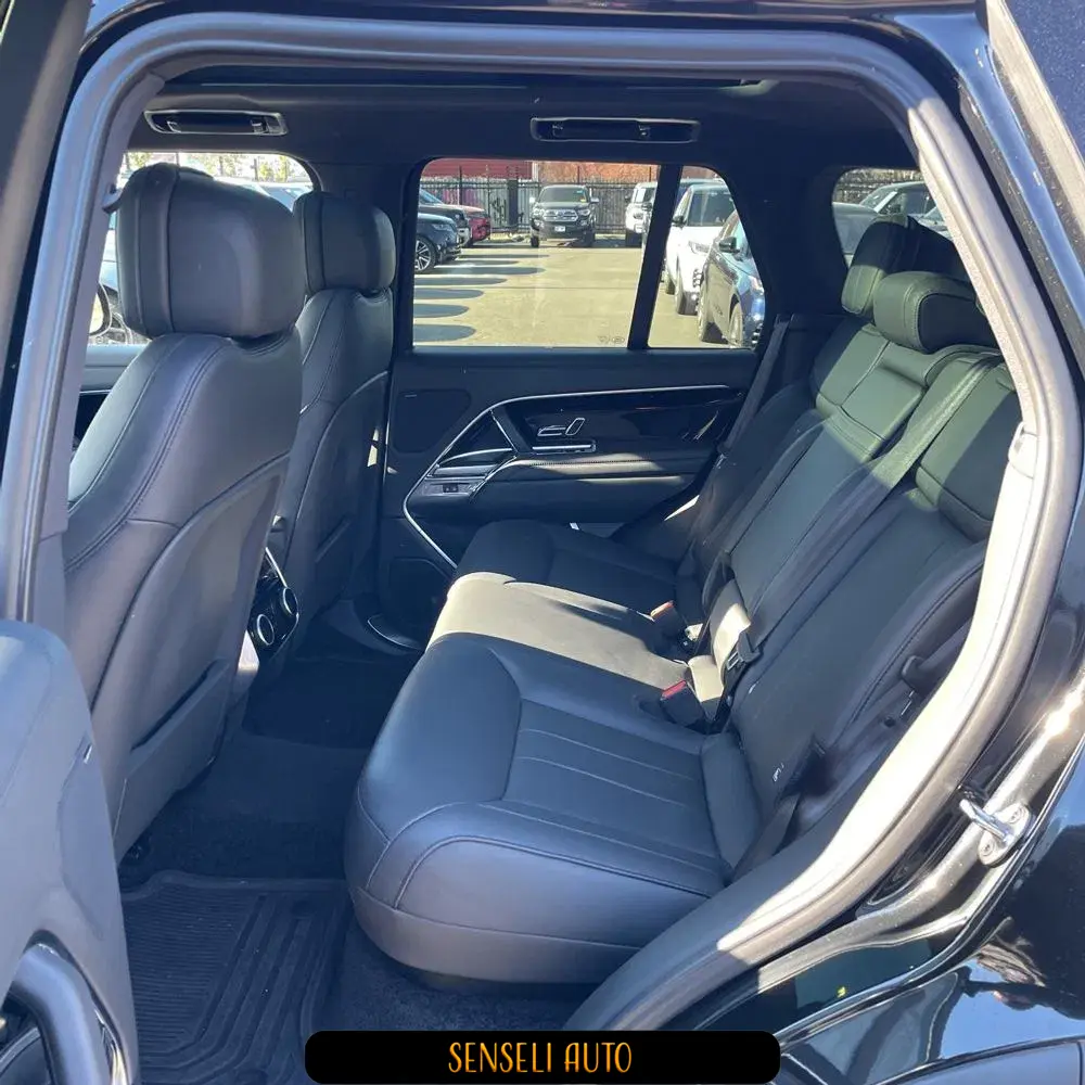 2023 Land Rover Range Rover P530 SE