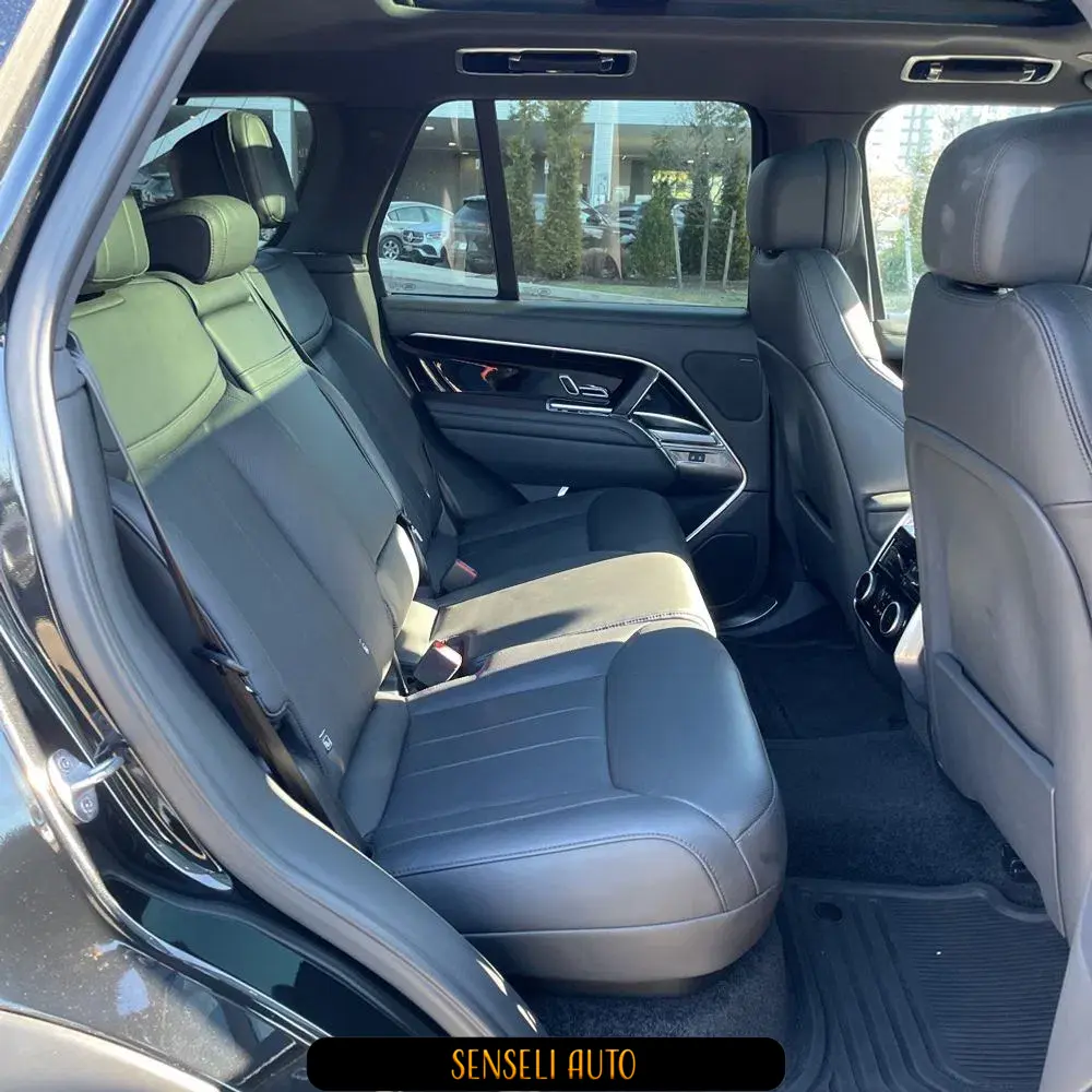 2023 Land Rover Range Rover P530 SE