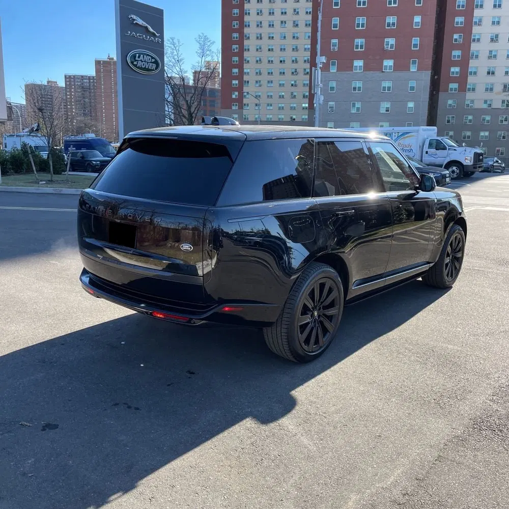 2023 Land Rover Range Rover P530 SE
