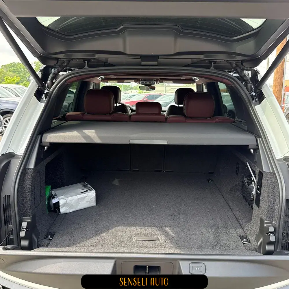 2024 Land Rover Range Rover P400 SE