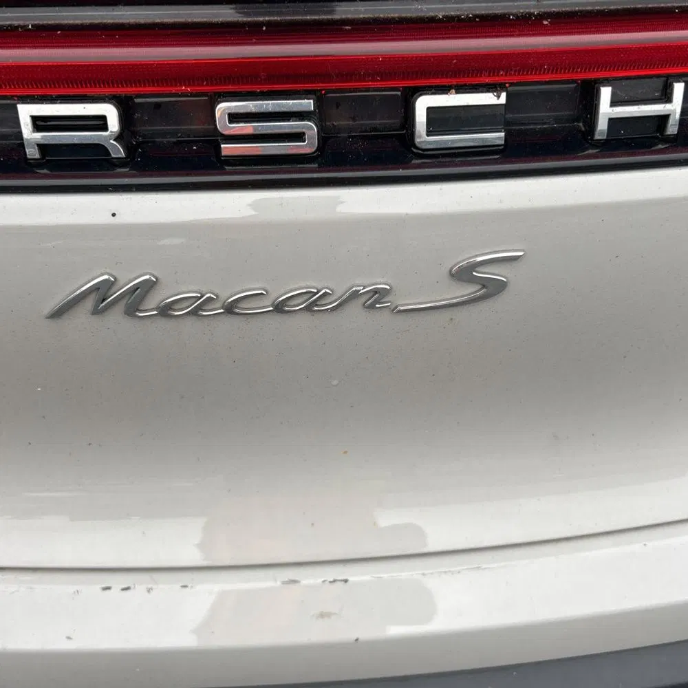 2022 Porsche Macan S