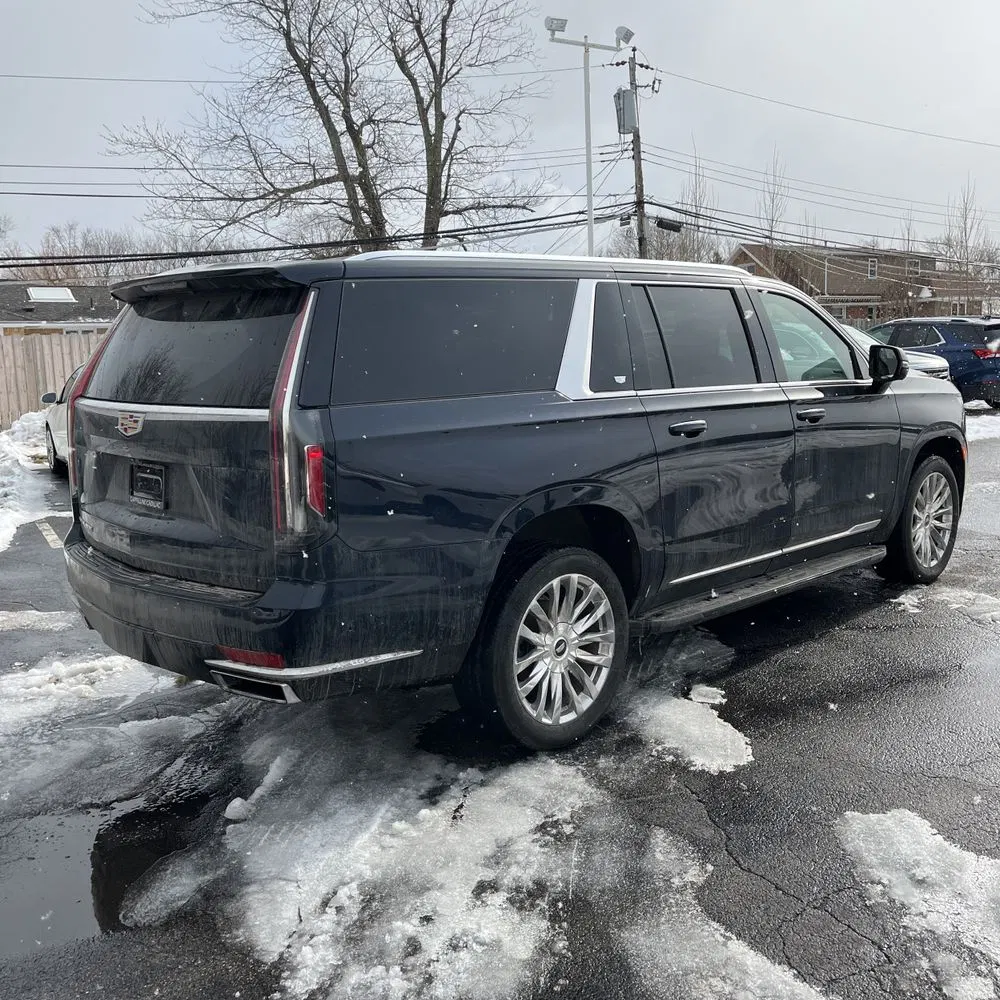 2022 Cadillac Escalade ESV Premium Luxury