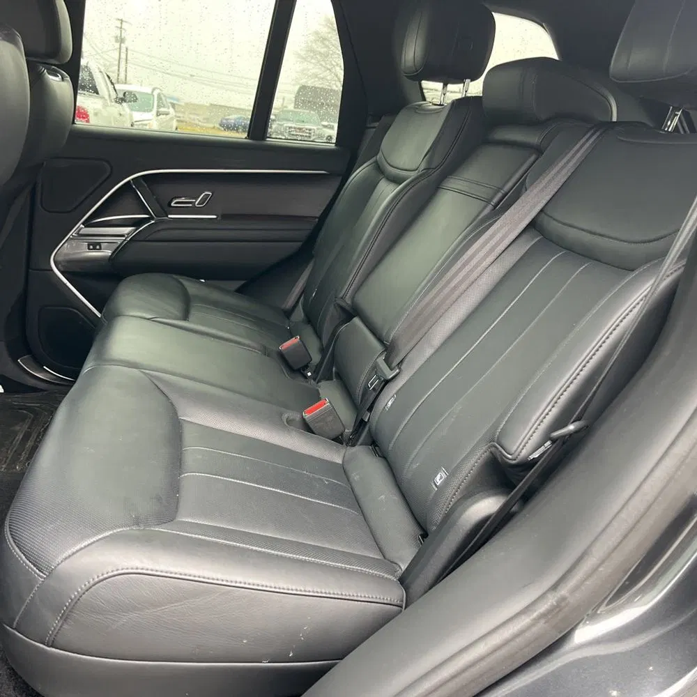 2024 Land Rover Range Rover P530 SE