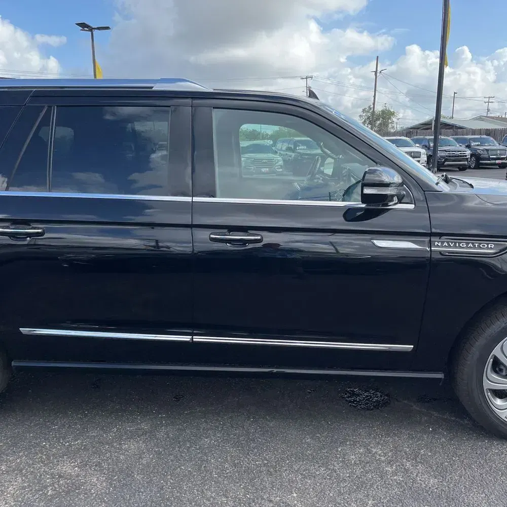 2023 Lincoln Navigator L Reserve