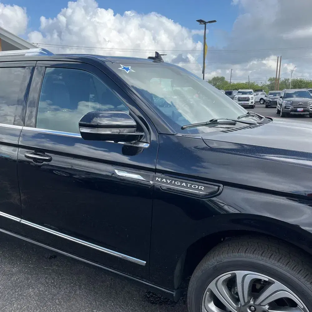 2023 Lincoln Navigator L Reserve