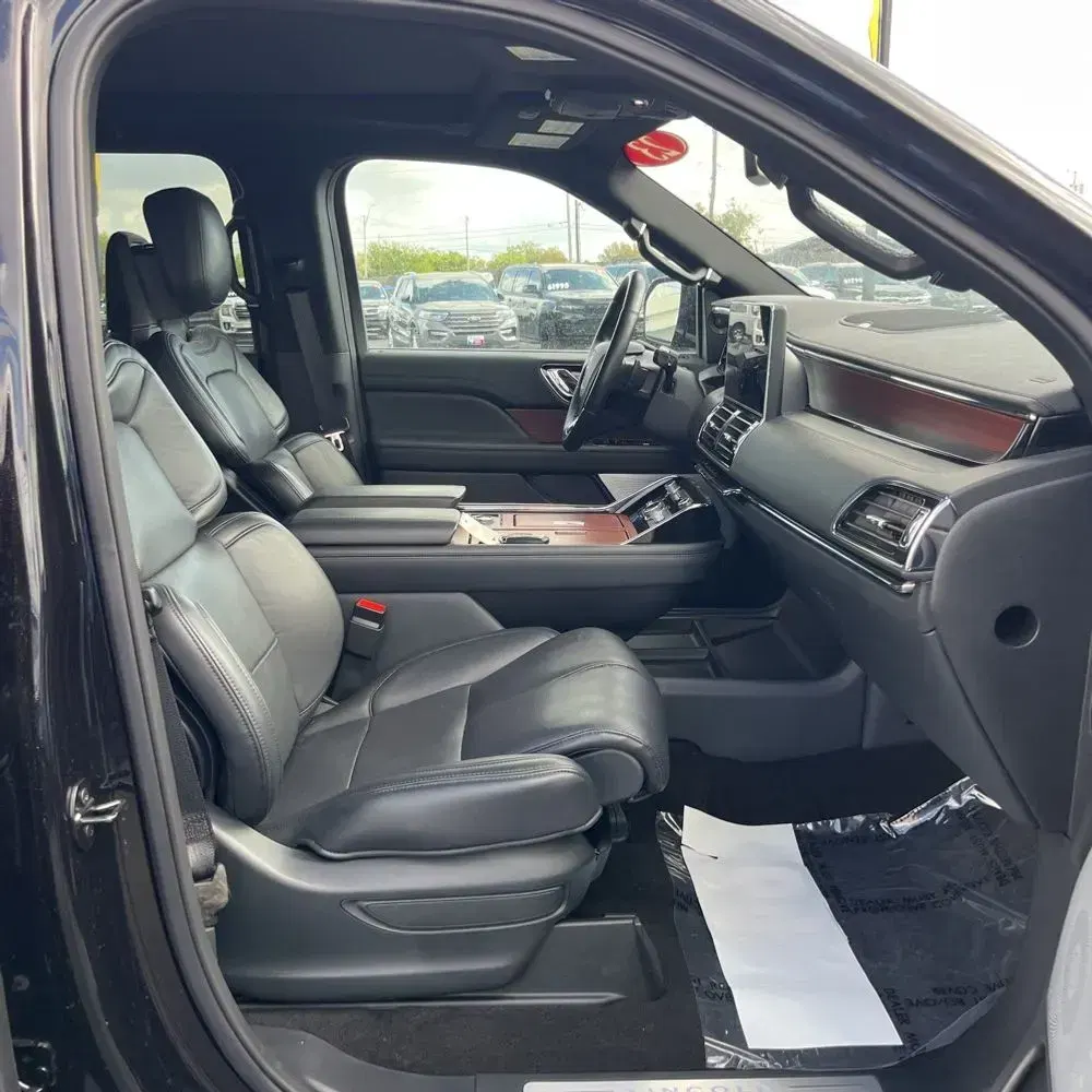 2023 Lincoln Navigator L Reserve