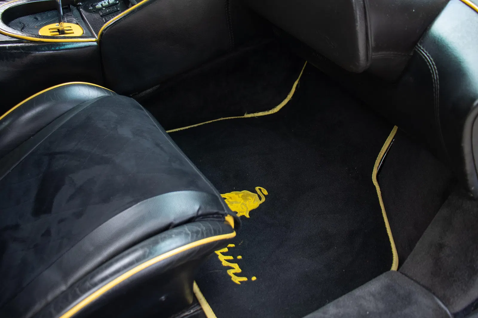 1997 Lamborghini Diablo VT Roadster - Gated 5-Speed Manual, 5.7-Liter V12 Power, Long-Term Owner
