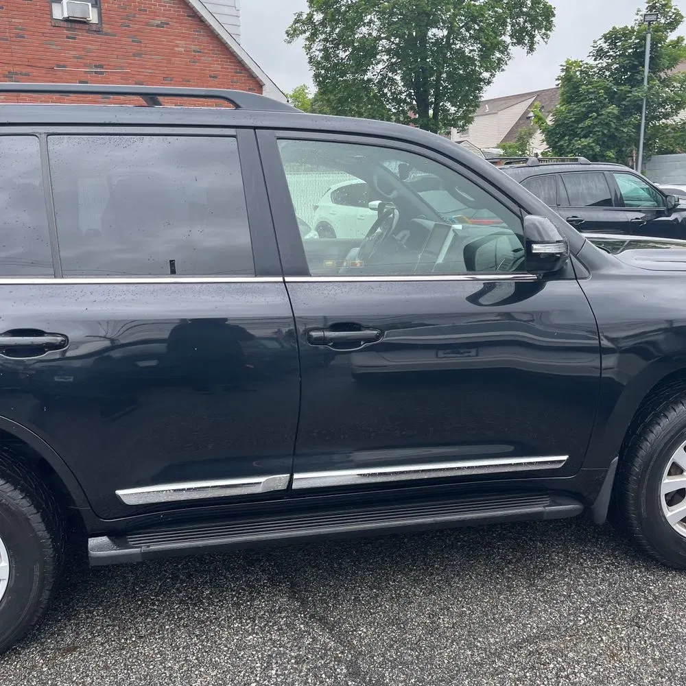 2017 Toyota Land Cruiser Base