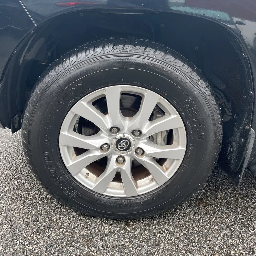 2017 Toyota Land Cruiser Base
