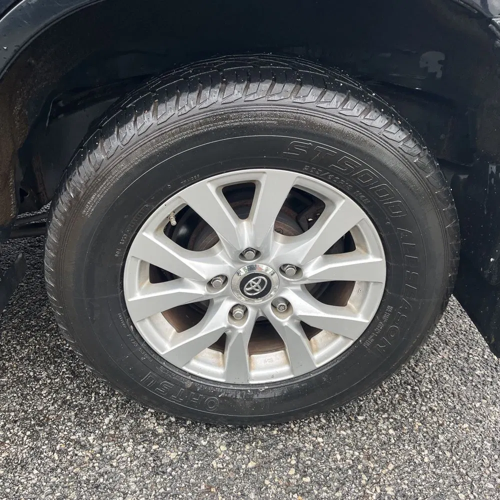 2017 Toyota Land Cruiser Base