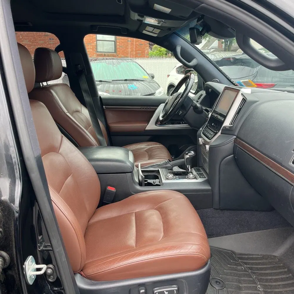 2017 Toyota Land Cruiser Base