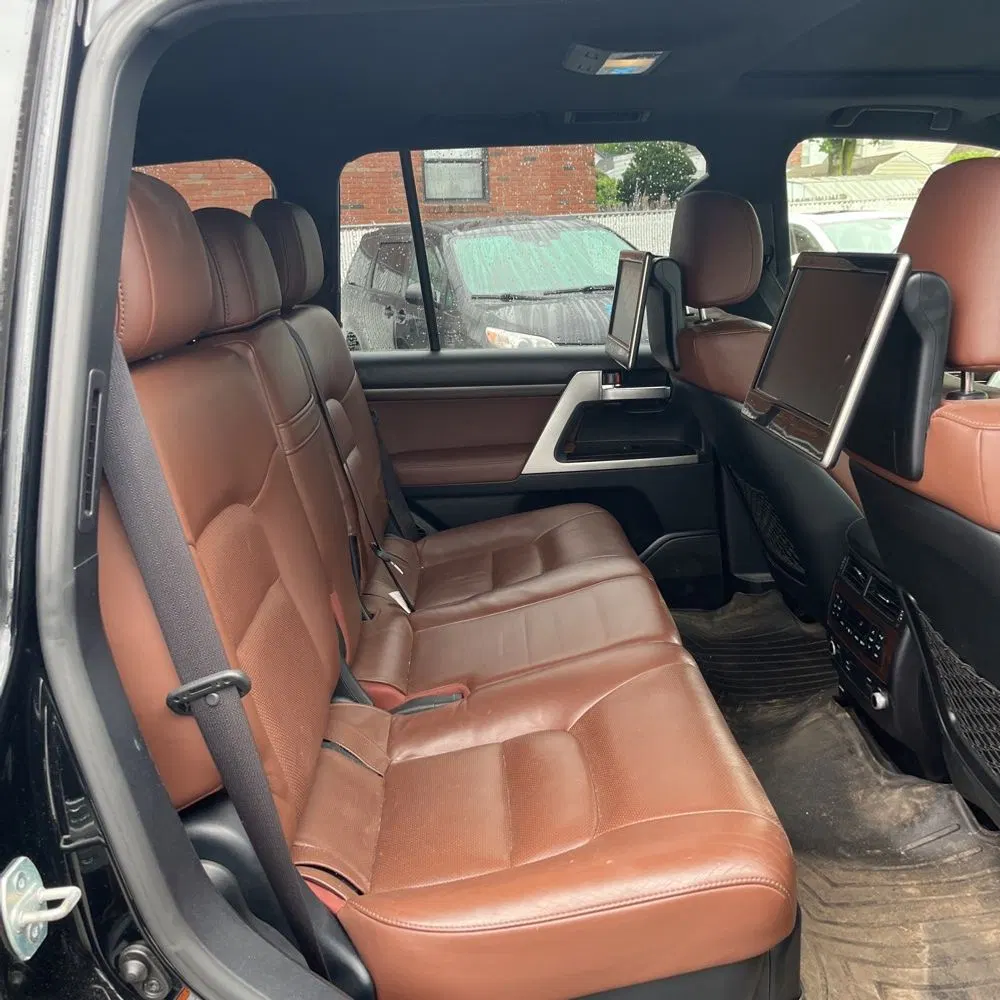 2017 Toyota Land Cruiser Base