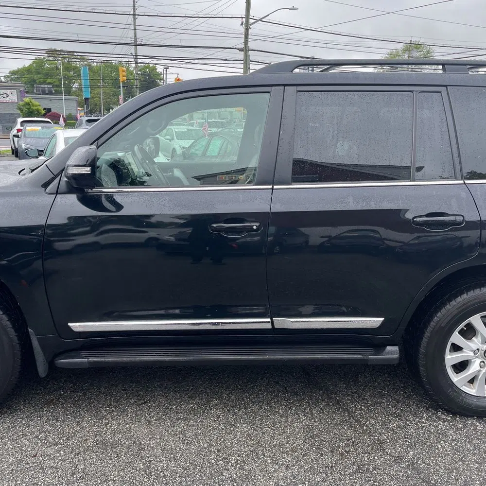 2017 Toyota Land Cruiser Base