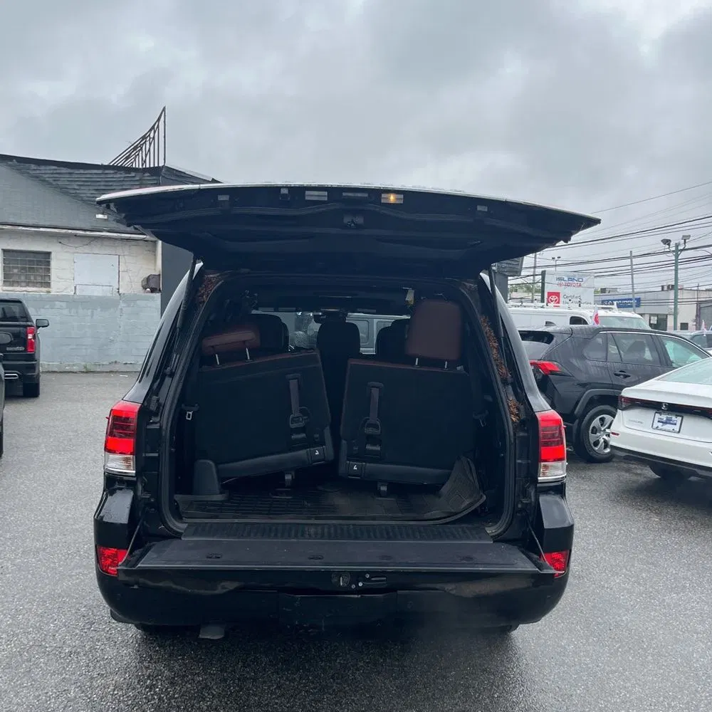 2017 Toyota Land Cruiser Base