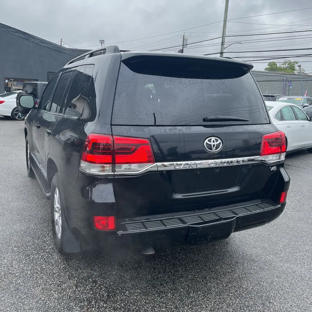 2017 Toyota Land Cruiser Base