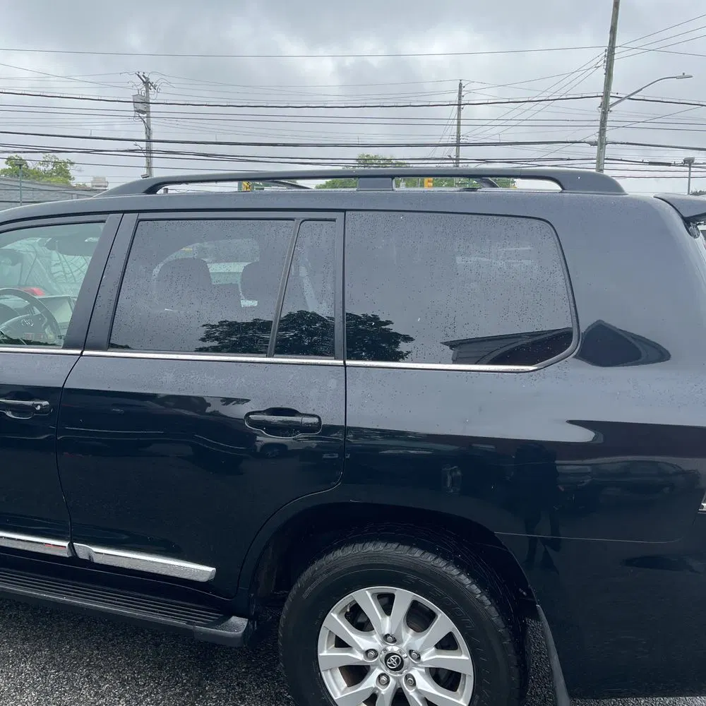 2017 Toyota Land Cruiser Base