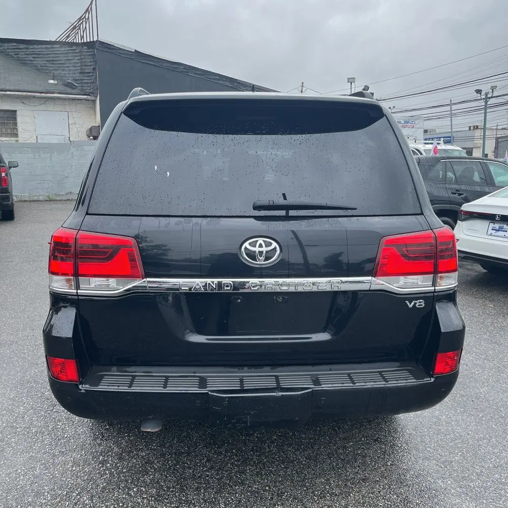 2017 Toyota Land Cruiser Base