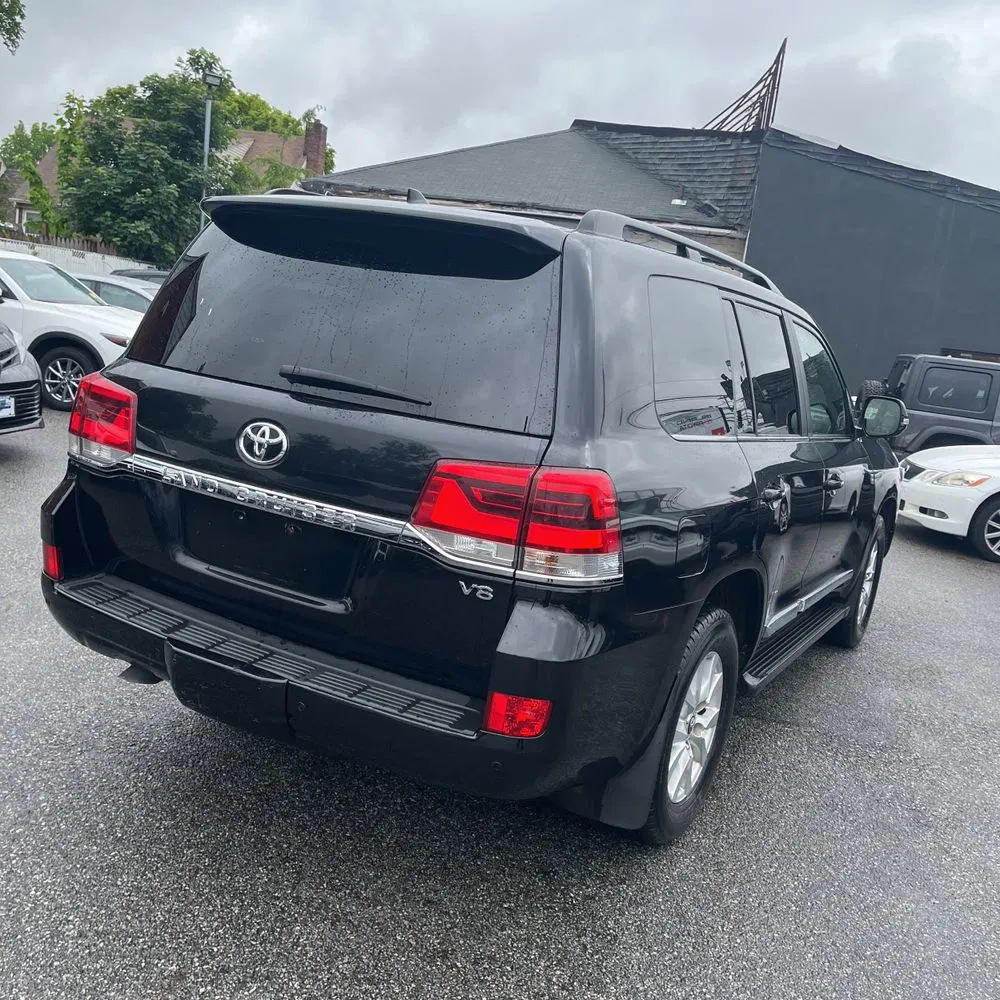 2017 Toyota Land Cruiser Base