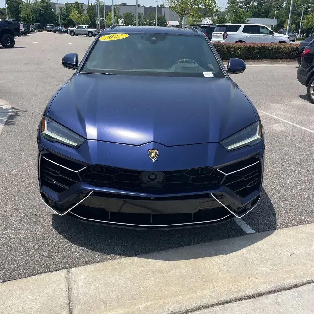 2022 Lamborghini Urus Base