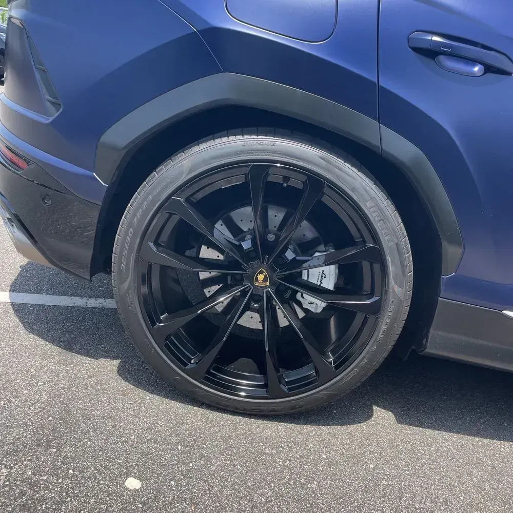 2022 Lamborghini Urus Base