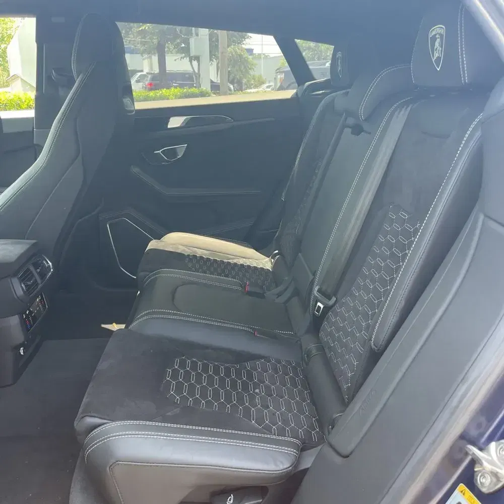 2022 Lamborghini Urus Base