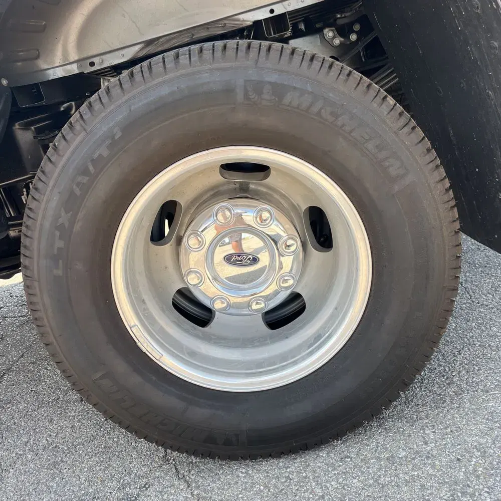 2025 Ford F-350 Super Duty Platinum
